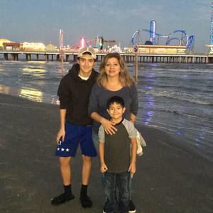 Meet your Posher, Celina